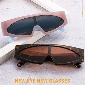 New Fashion Retro One Piece Sunglasses For Women Men Luxury Punk Sun Glasses Rivet Designer Trending Shades UV400 Eyeglasses